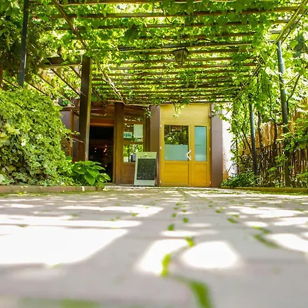 Gorski Vrt 2* Novi Sad